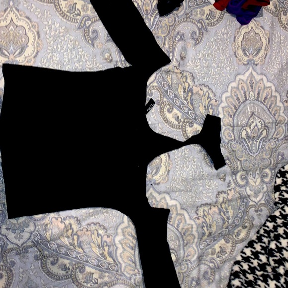 Selling loose off the shoulder crop top with chocker. - Picture 1 of 2